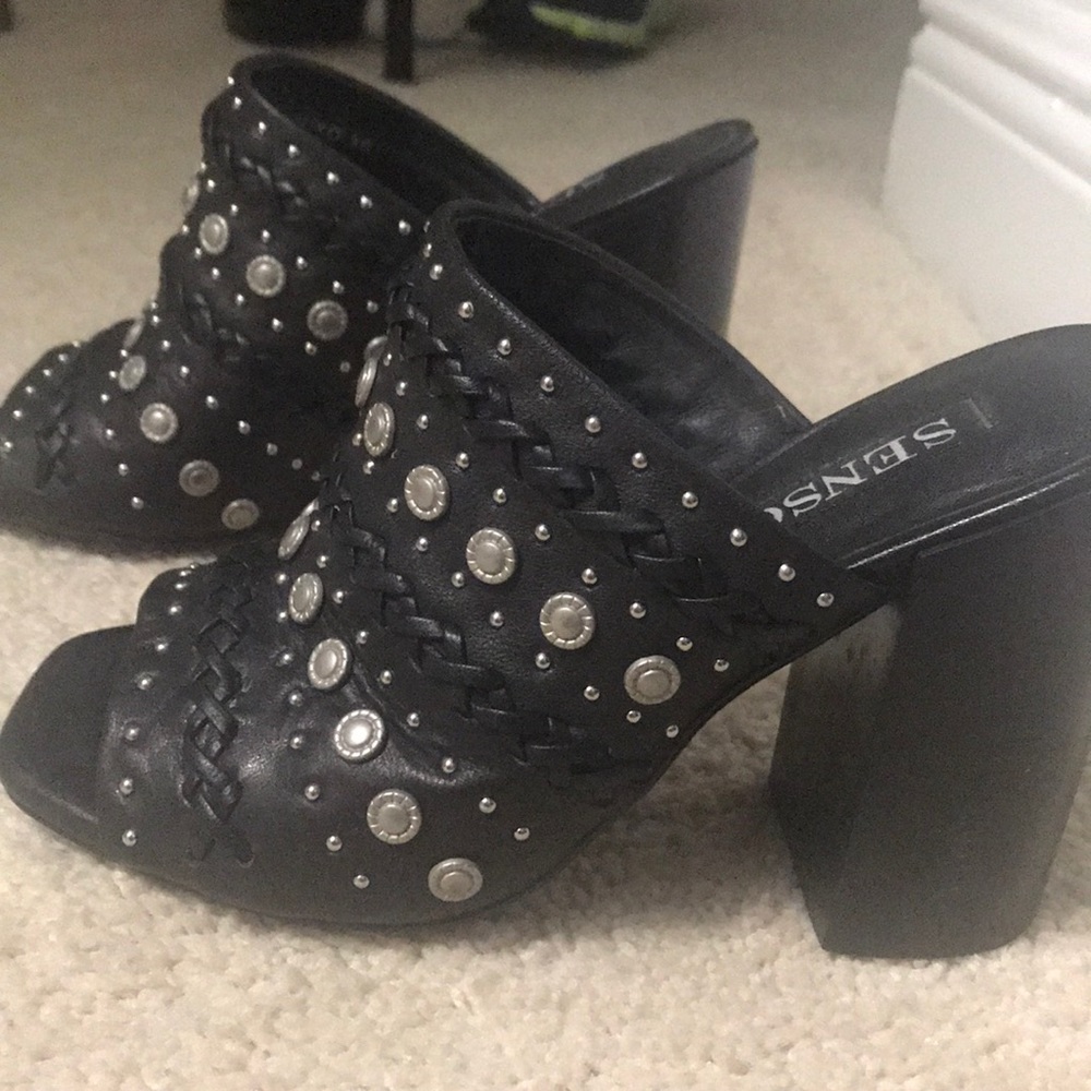 Sensor shoes very trendy hardly used at all